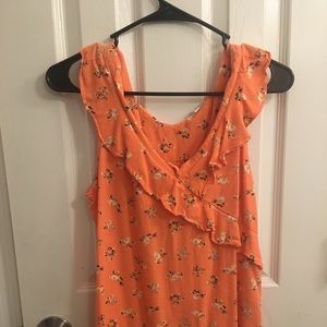 🌸 Dillard’s floral top